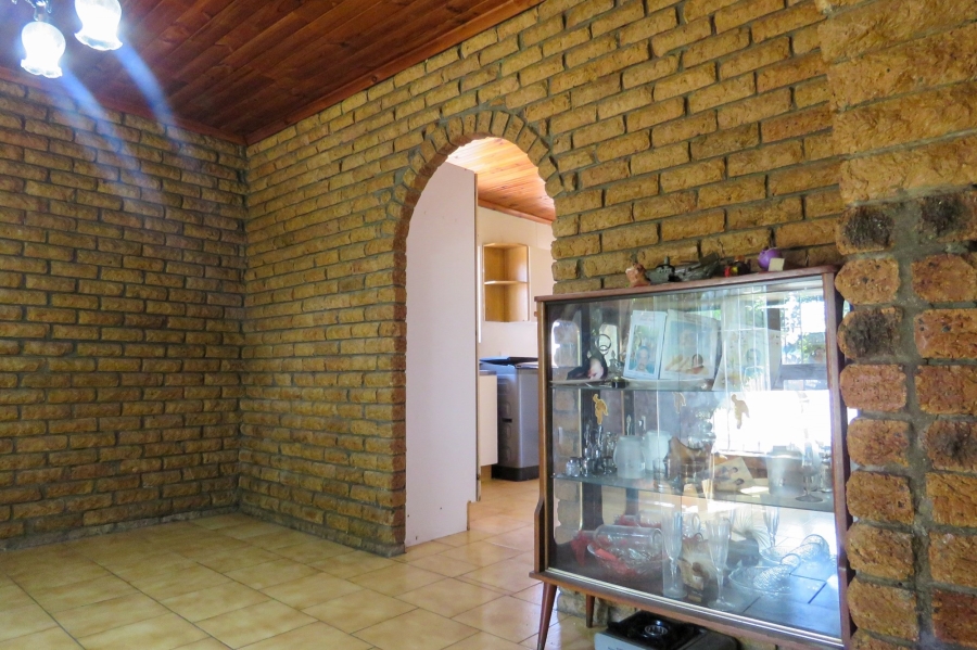 5 Bedroom Property for Sale in Riverton Western Cape